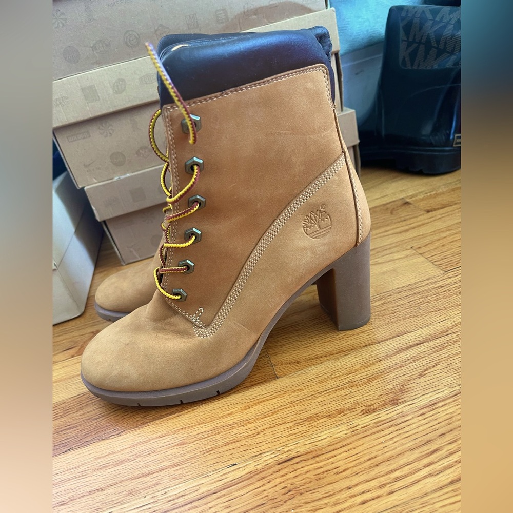 COPY - Timberland heeled bootie